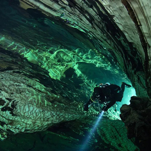 צפון נורבגיה - צלילה במערה האגדית